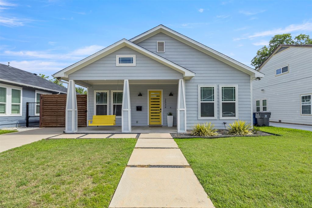 2534 Gladstone Drive, Dallas, TX 75211