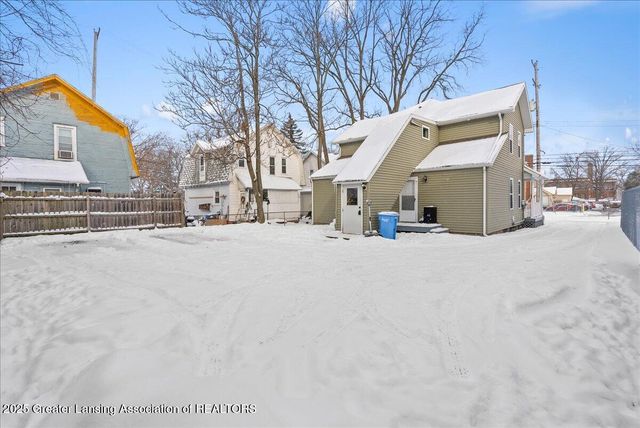 904 Linden Grove Avenue, Lansing, MI 48912