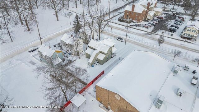 904 Linden Grove Avenue, Lansing, MI 48912