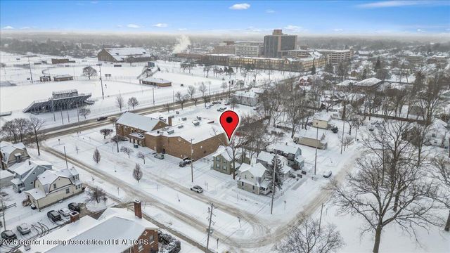 904 Linden Grove Avenue, Lansing, MI 48912