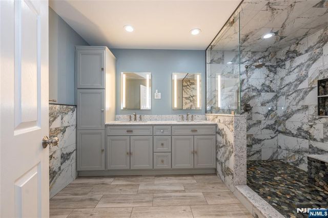 35 Turnberry Road, Little Falls, NJ 07424