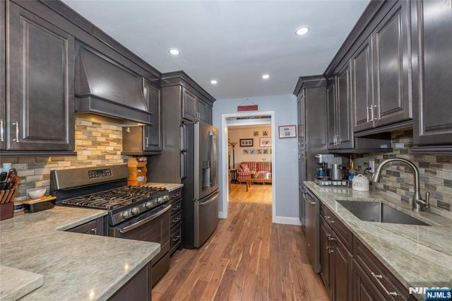 35 Turnberry Road, Little Falls, NJ 07424