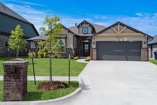 725 Caladium Drive, Yukon, OK 73099