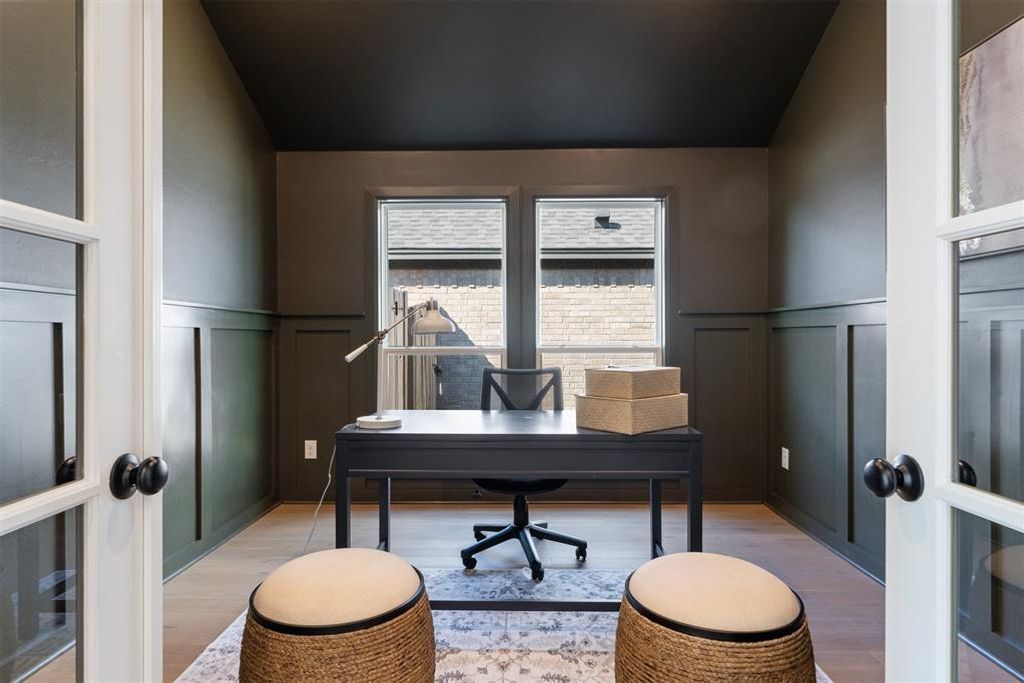 Image 12 of property listing at 725 Caladium Drive, Yukon, OK 73099