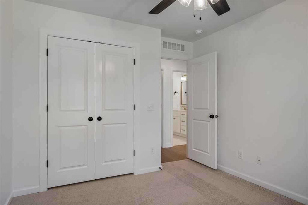 Image 30 of property listing at 725 Caladium Drive, Yukon, OK 73099