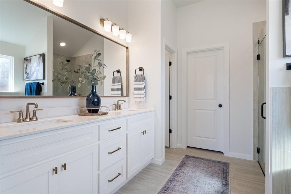 Image 35 of property listing at 725 Caladium Drive, Yukon, OK 73099