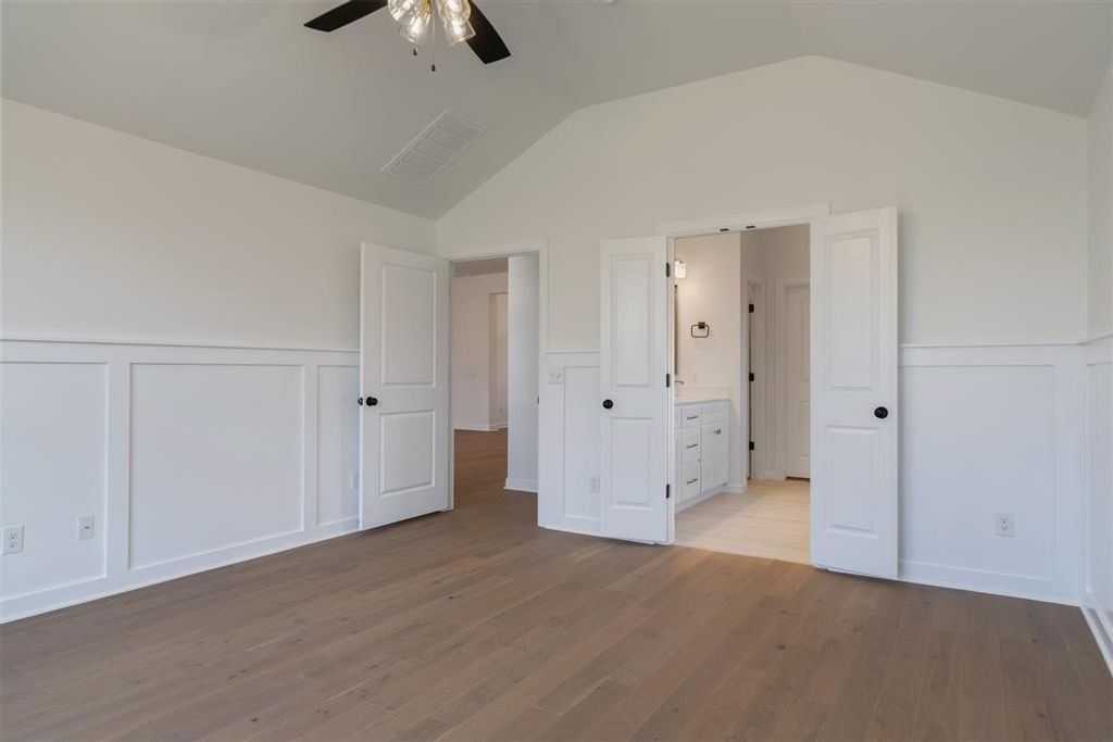 Image 38 of property listing at 725 Caladium Drive, Yukon, OK 73099