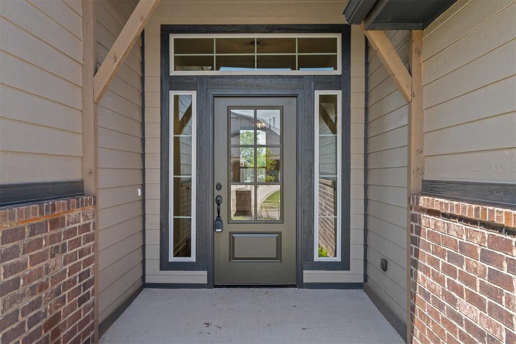 Image 5 of property listing at 725 Caladium Drive, Yukon, OK 73099