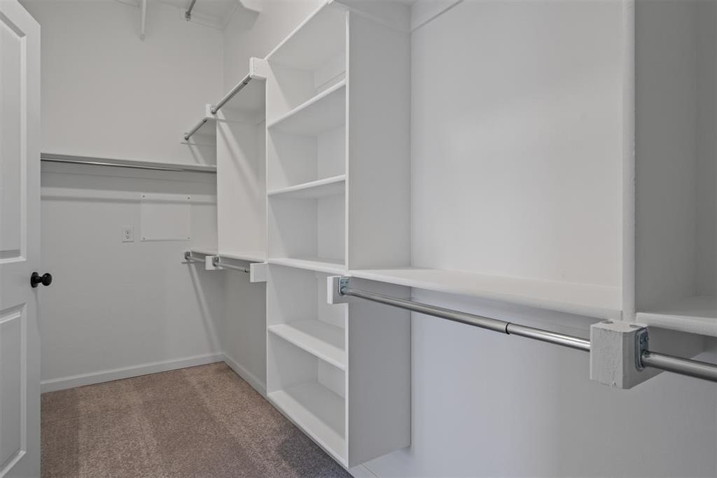 Image 42 of property listing at 725 Caladium Drive, Yukon, OK 73099