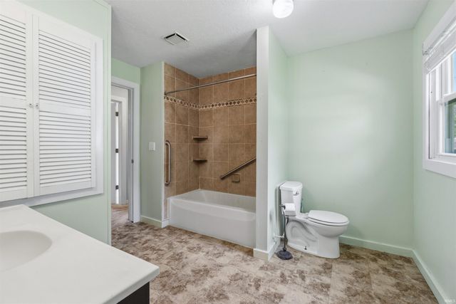 258 Park Avenue, Upland, IN 46989