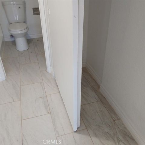 2455 West Acacia Avenue, Hemet, CA 92545