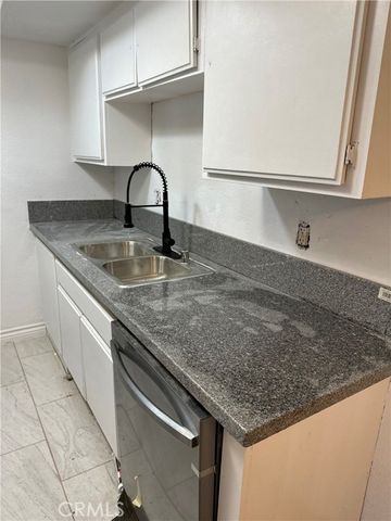 2455 West Acacia Avenue, Hemet, CA 92545