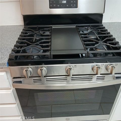 2455 West Acacia Avenue, Hemet, CA 92545