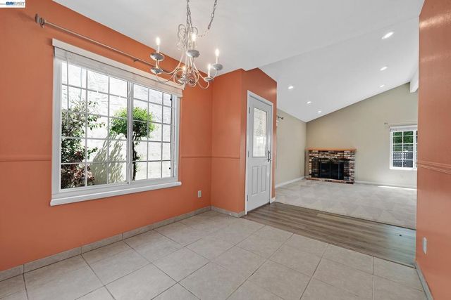 39052 Levi St, Newark, CA 94560