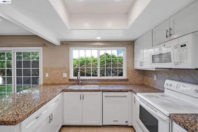 39052 Levi St, Newark, CA 94560