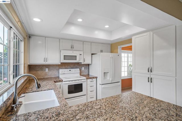 39052 Levi St, Newark, CA 94560