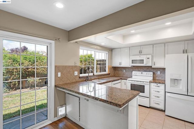 39052 Levi St, Newark, CA 94560