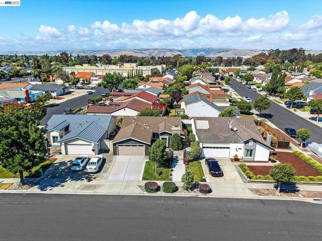 39052 Levi St, Newark, CA 94560