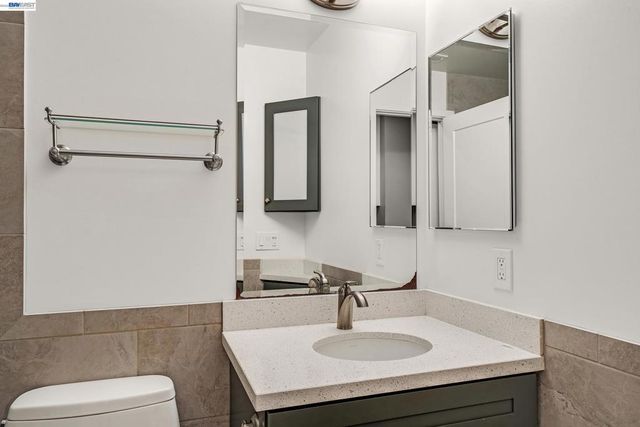 39052 Levi St, Newark, CA 94560