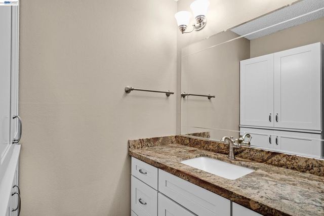 39052 Levi St, Newark, CA 94560