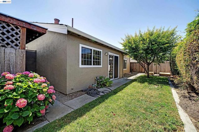 39052 Levi St, Newark, CA 94560