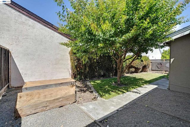 39052 Levi St, Newark, CA 94560