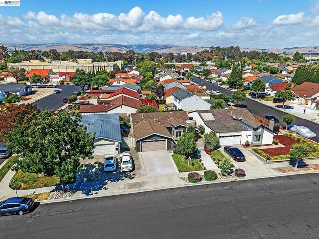 39052 Levi St, Newark, CA 94560