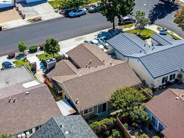 39052 Levi St, Newark, CA 94560