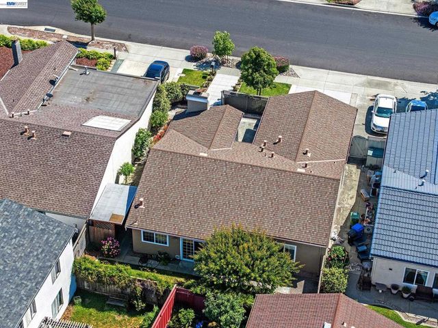 39052 Levi St, Newark, CA 94560