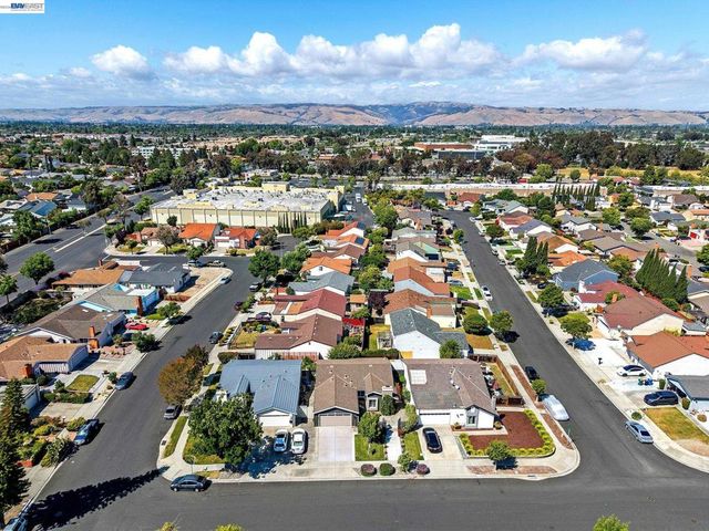 39052 Levi St, Newark, CA 94560