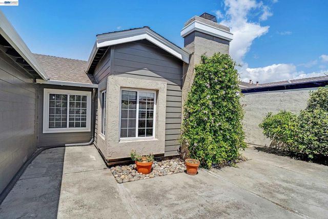 39052 Levi St, Newark, CA 94560