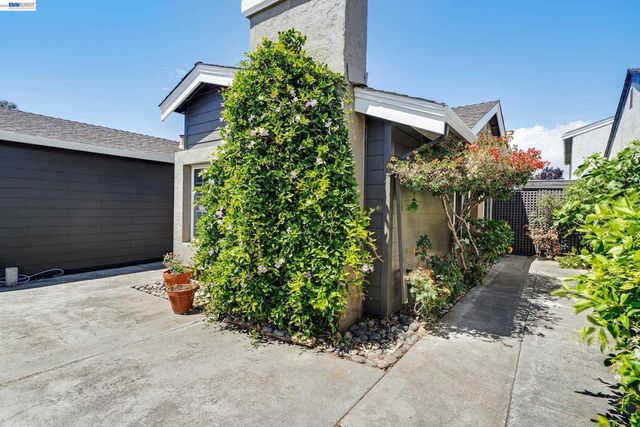39052 Levi St, Newark, CA 94560