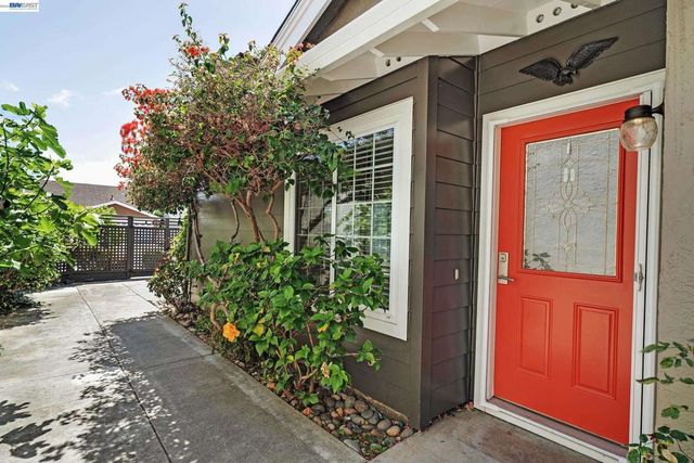 39052 Levi St, Newark, CA 94560