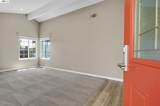 39052 Levi St, Newark, CA 94560