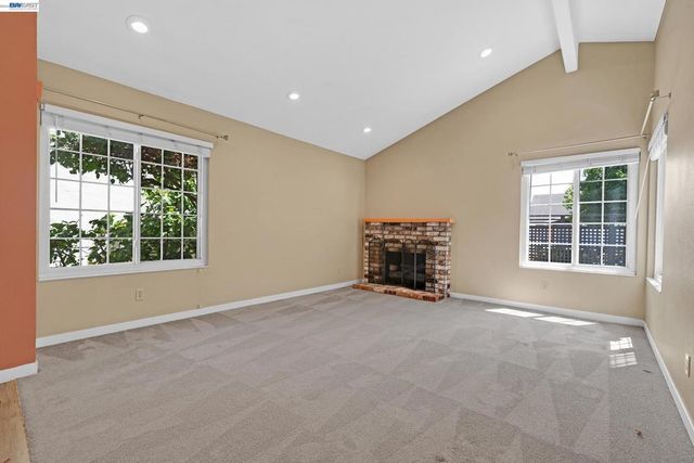 39052 Levi St, Newark, CA 94560