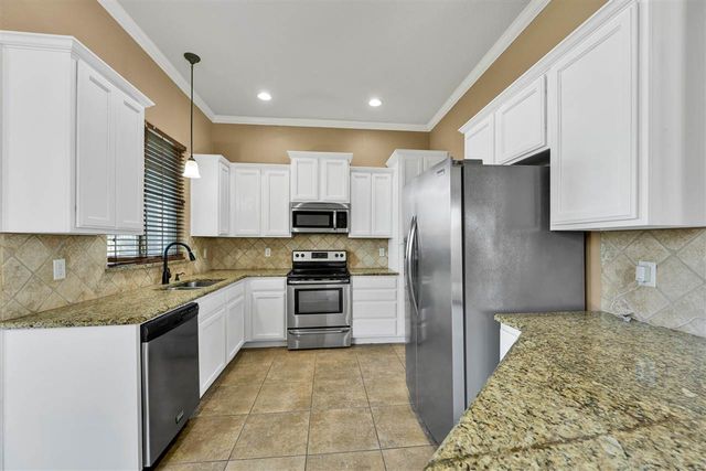 408 N Mountain Meadow Dr, Cache, OK 73527