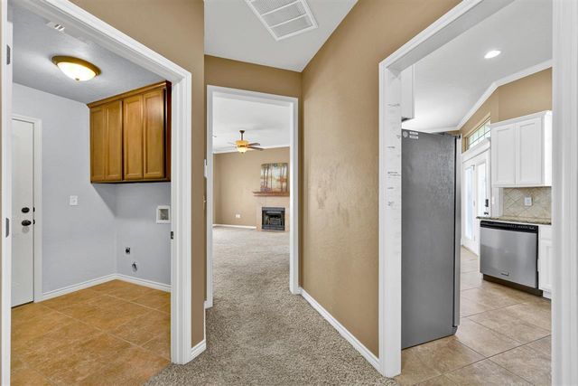 408 N Mountain Meadow Dr, Cache, OK 73527