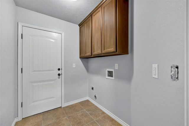 408 N Mountain Meadow Dr, Cache, OK 73527