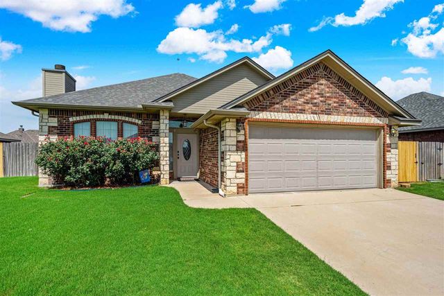 408 N Mountain Meadow Dr, Cache, OK 73527