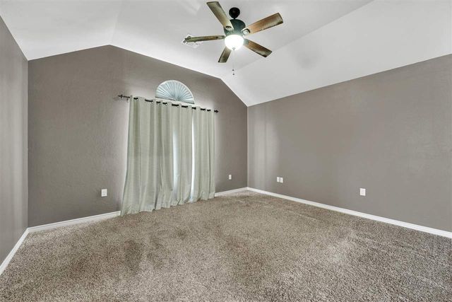 408 N Mountain Meadow Dr, Cache, OK 73527