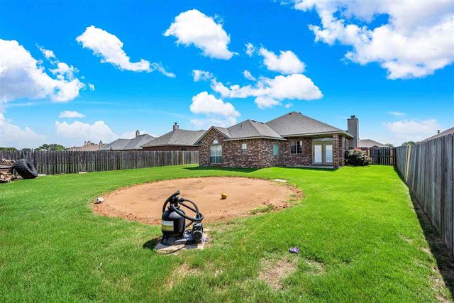 408 N Mountain Meadow Dr, Cache, OK 73527