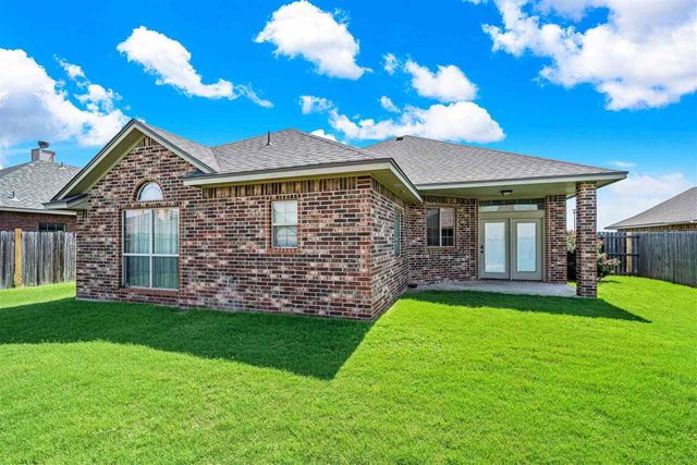 408 N Mountain Meadow Dr, Cache, OK 73527