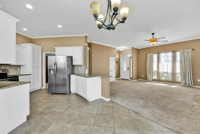 408 N Mountain Meadow Dr, Cache, OK 73527