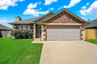 408 N Mountain Meadow Dr, Cache, OK 73527