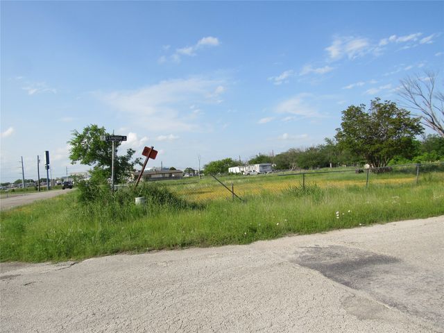 207 Newell Drive, Hudson Oaks, TX 76087