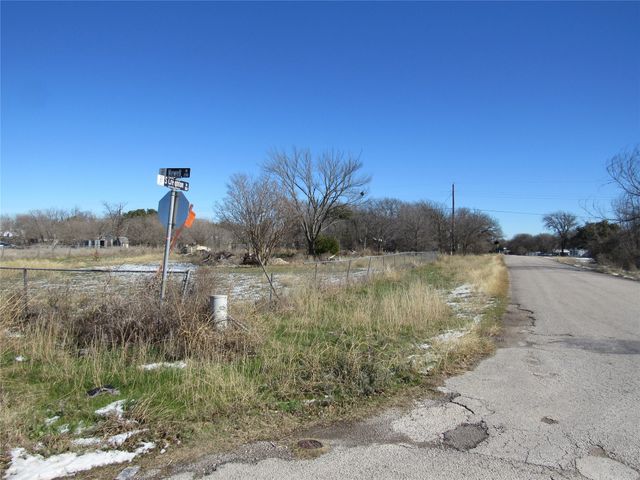 207 Newell Drive, Hudson Oaks, TX 76087