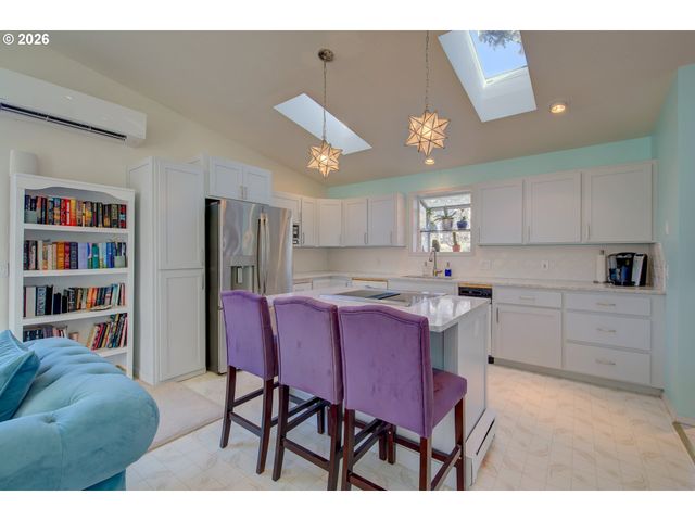 17695 OCEAN Blvd, Rockaway Beach, OR 97136