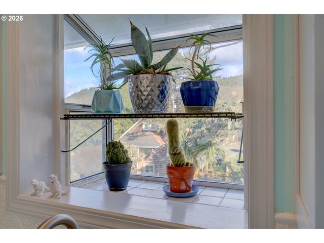 17695 OCEAN Blvd, Rockaway Beach, OR 97136