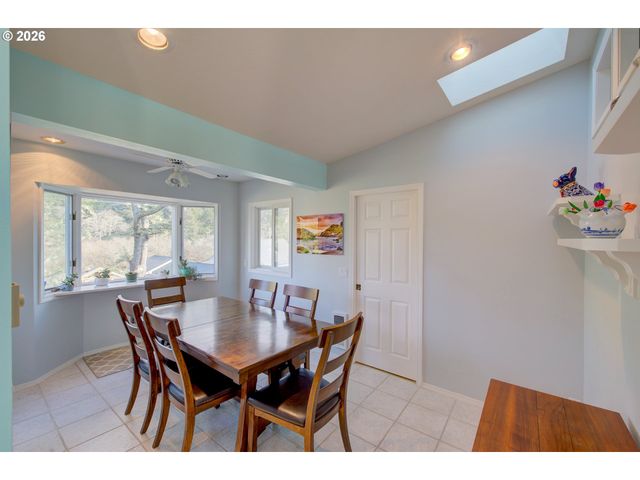 17695 OCEAN Blvd, Rockaway Beach, OR 97136