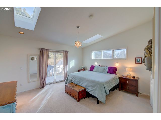 17695 OCEAN Blvd, Rockaway Beach, OR 97136